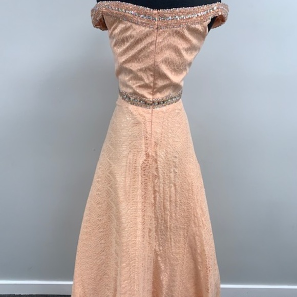 Dress - Picture 7 of 7